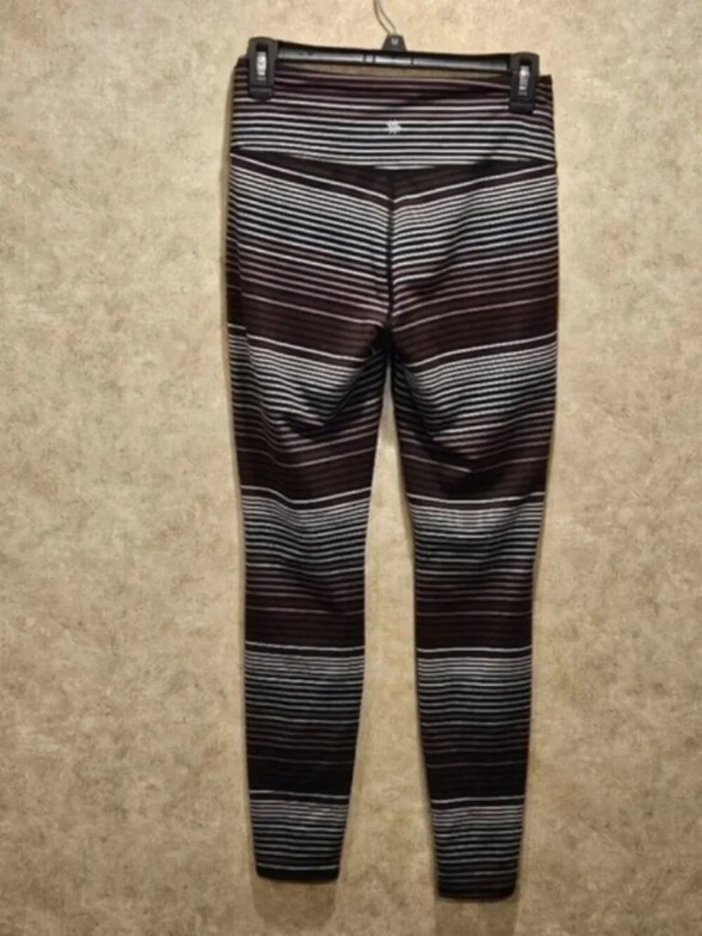 Athleta SZ S Striped Athleisure Mid Rise CHATURANGA Workout Leggings No Pockets
